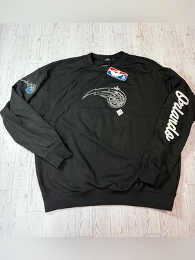 Orlando Magic Sweatshirt The Back Has A Rip At The Top Not Sure If Thats Right